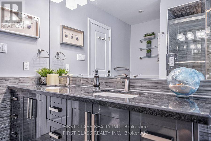 12 Glaceport Crescent, Markham, Ontario  L6C 3C3 - Photo 16 - N12699178