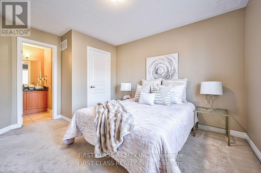 12 Glaceport Crescent, Markham, Ontario  L6C 3C3 - Photo 18 - N12699178