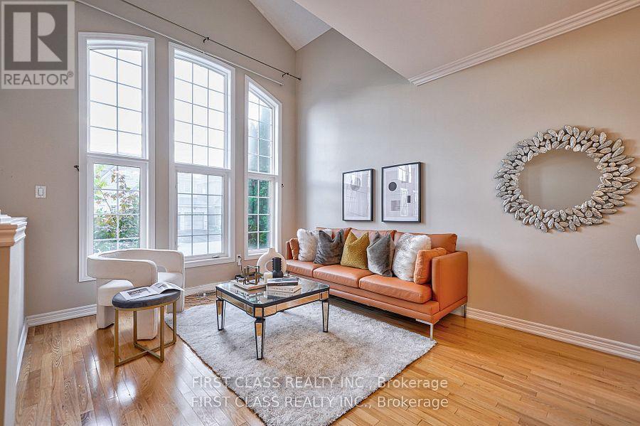 12 Glaceport Crescent, Markham, Ontario  L6C 3C3 - Photo 2 - N12699178