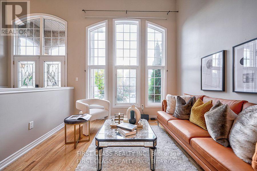 12 Glaceport Crescent, Markham, Ontario  L6C 3C3 - Photo 3 - N12699178