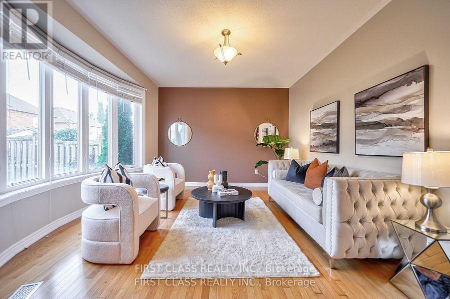 12 Glaceport Crescent, Markham, Ontario  L6C 3C3 - Photo 9 - N12699178