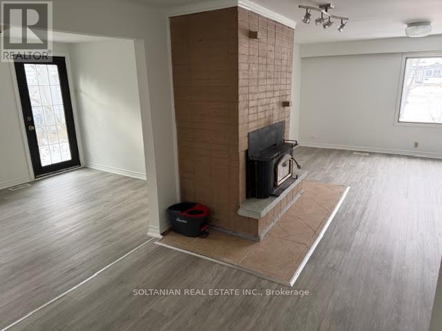 207 Bayview Avenue, Georgina, Ontario  L4P 2T3 - Photo 2 - N12699196