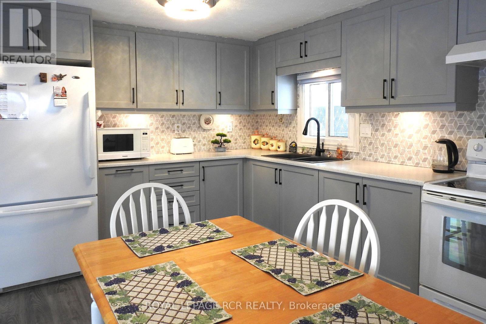 8 Claremont Crescent, Oro-Medonte, Ontario  L3V 0P9 - Photo 10 - S12699238