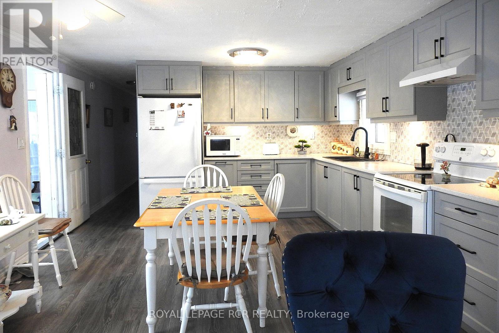 8 Claremont Crescent, Oro-Medonte, Ontario  L3V 0P9 - Photo 8 - S12699238