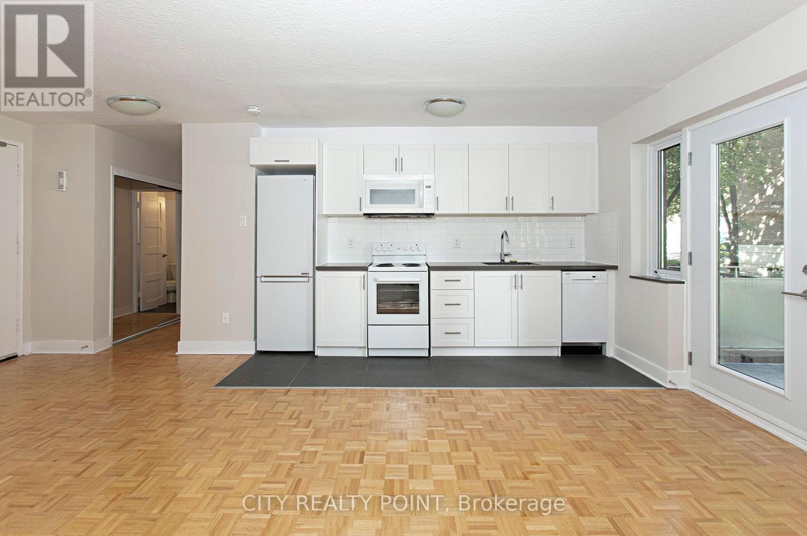 203 - 95 Lawton Boulevard, Toronto, Ontario  M4V 1Z8 - Photo 4 - C12658034