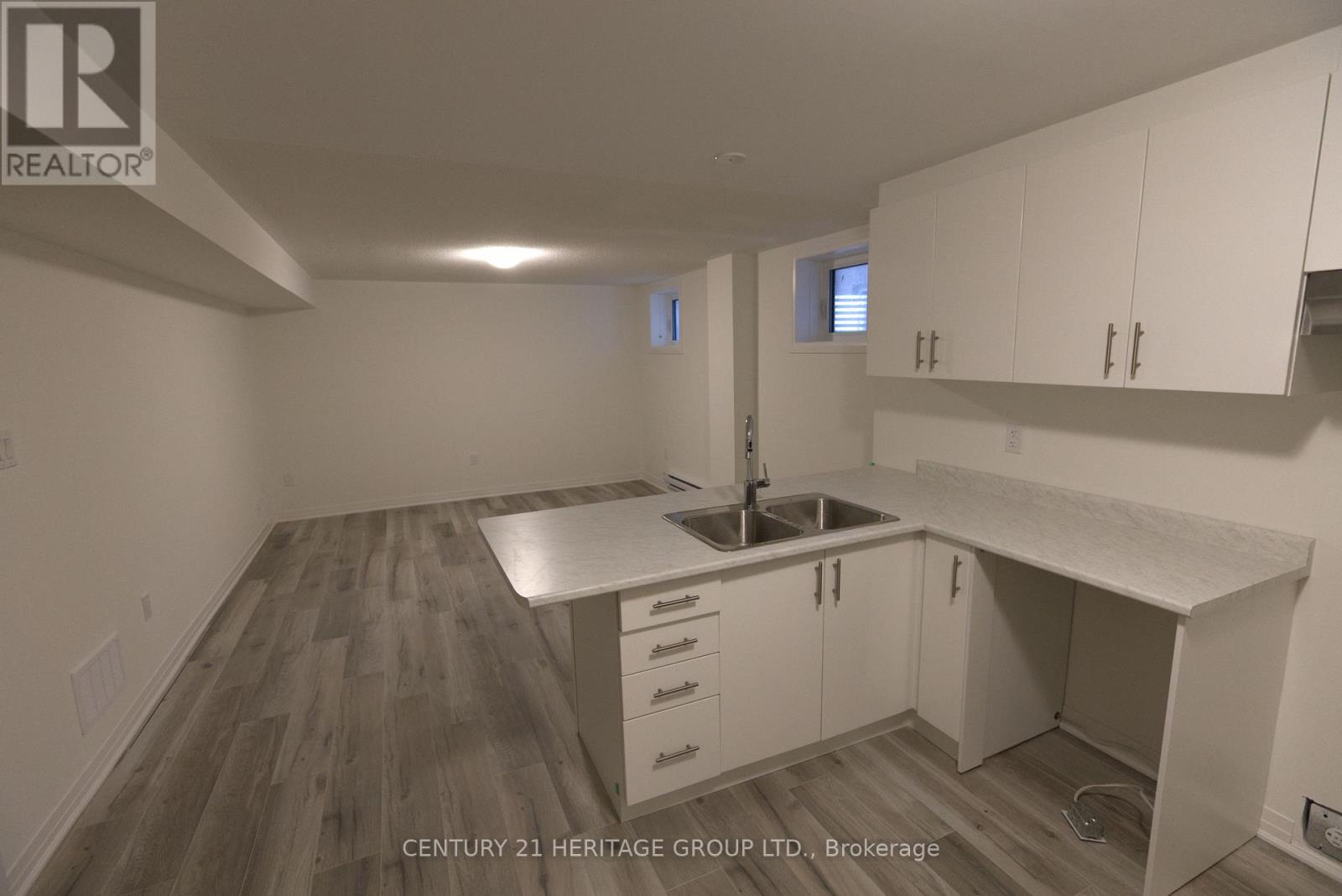 37 Sheppard Drive, Barrie, Ontario  L9J 0K4 - Photo 1 - S12699286