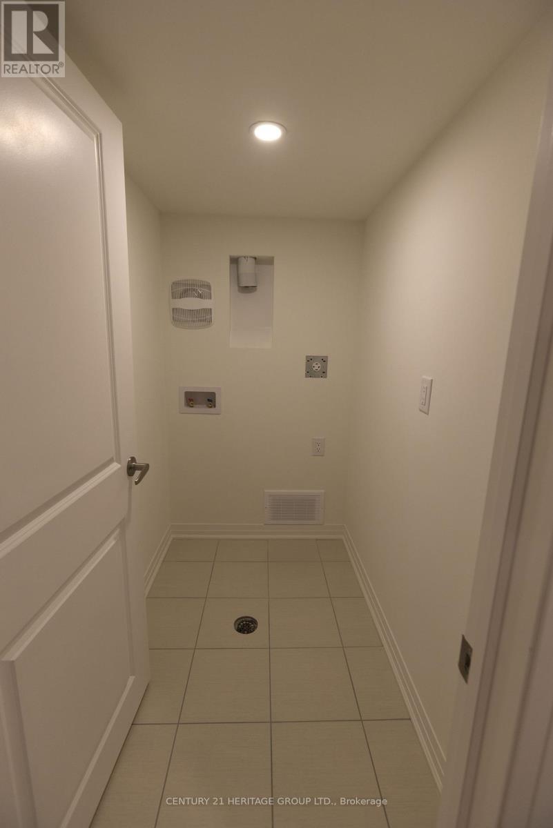 37 Sheppard Drive, Barrie, Ontario  L9J 0K4 - Photo 10 - S12699286