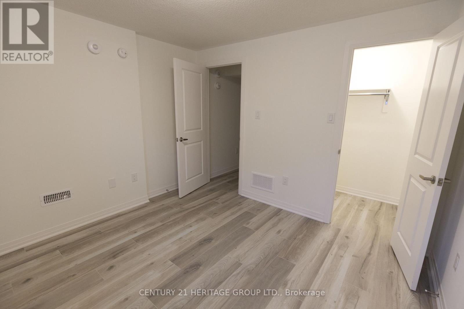 37 Sheppard Drive, Barrie, Ontario  L9J 0K4 - Photo 5 - S12699286