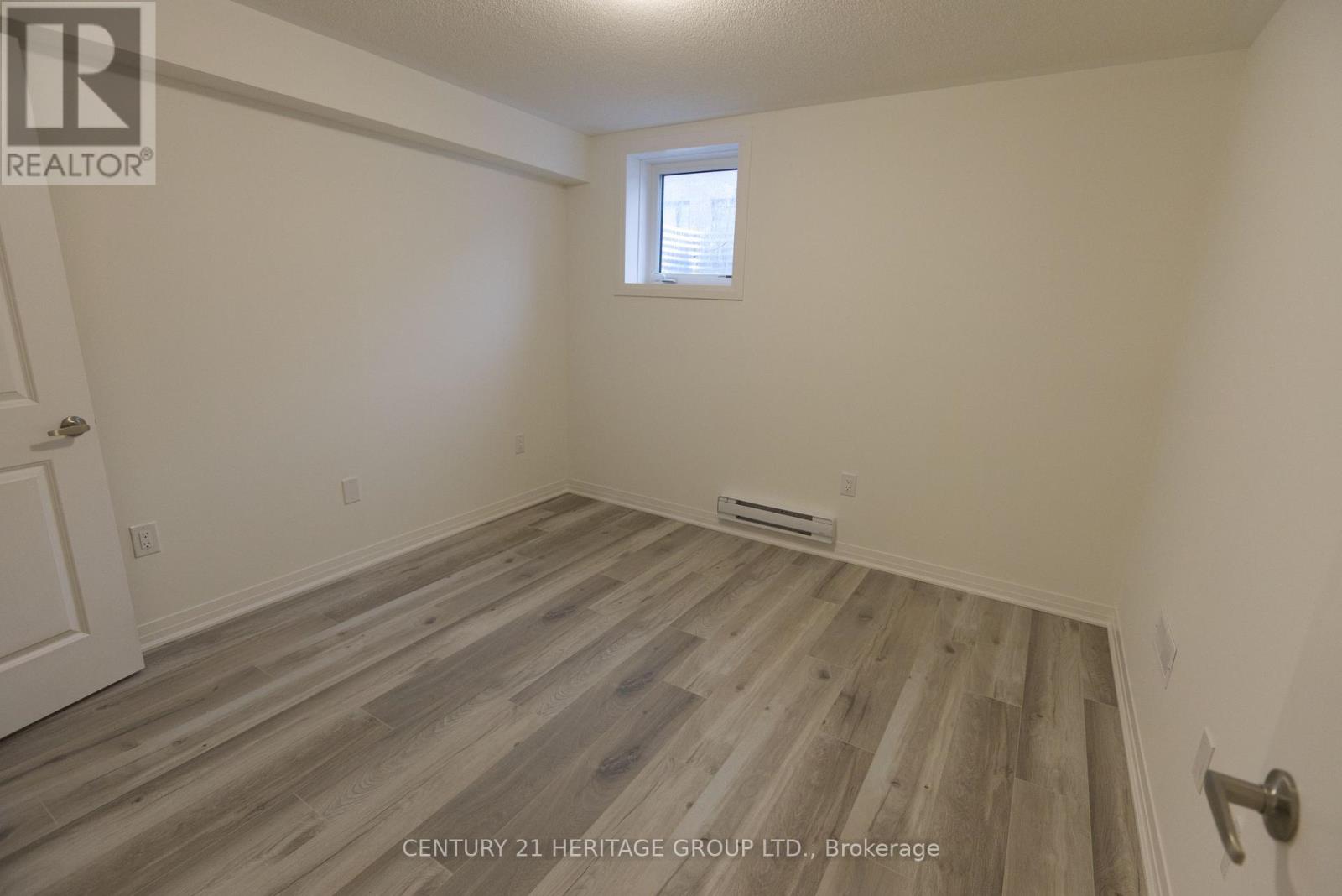 37 Sheppard Drive, Barrie, Ontario  L9J 0K4 - Photo 7 - S12699286