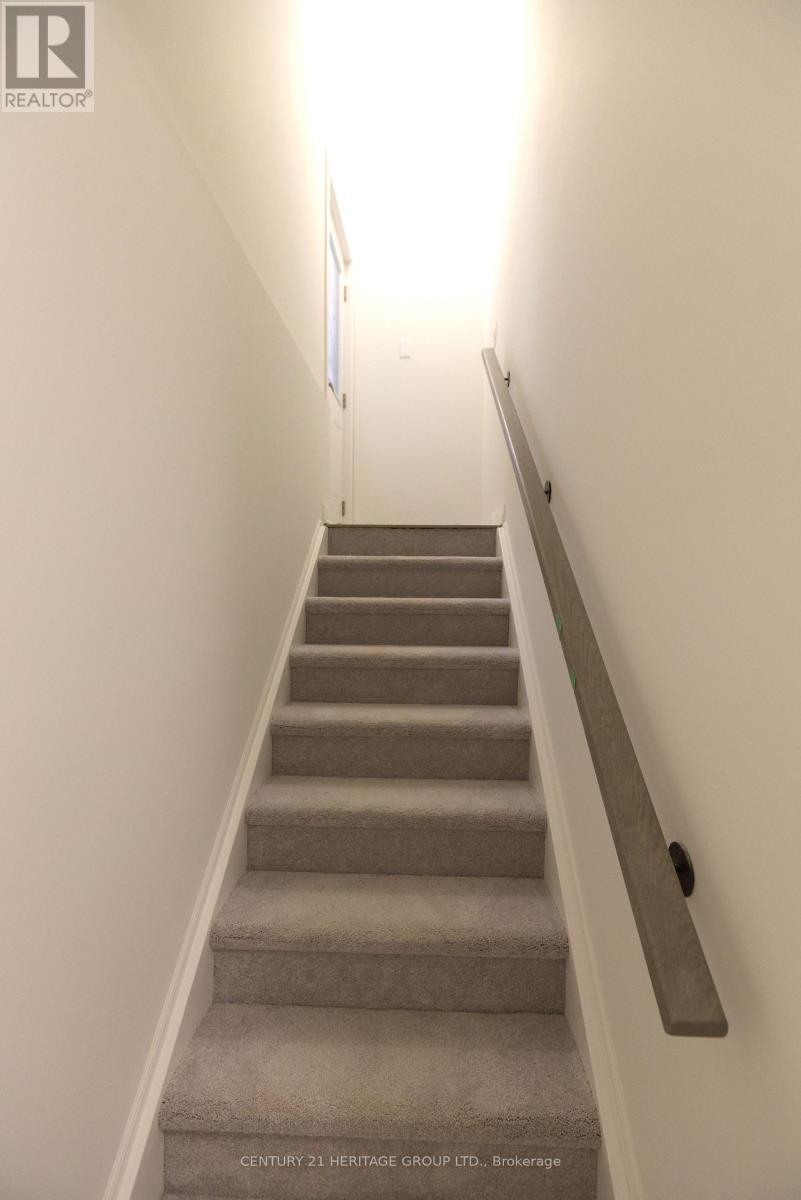 37 Sheppard Drive, Barrie, Ontario  L9J 0K4 - Photo 11 - S12699286