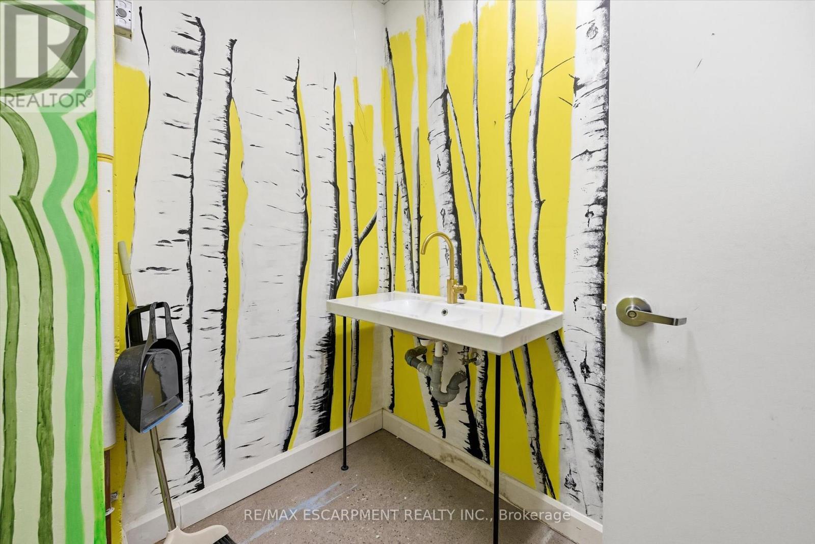 B - 390 Pearl Street, Burlington, Ontario  L7R 2M9 - Photo 16 - W12682636