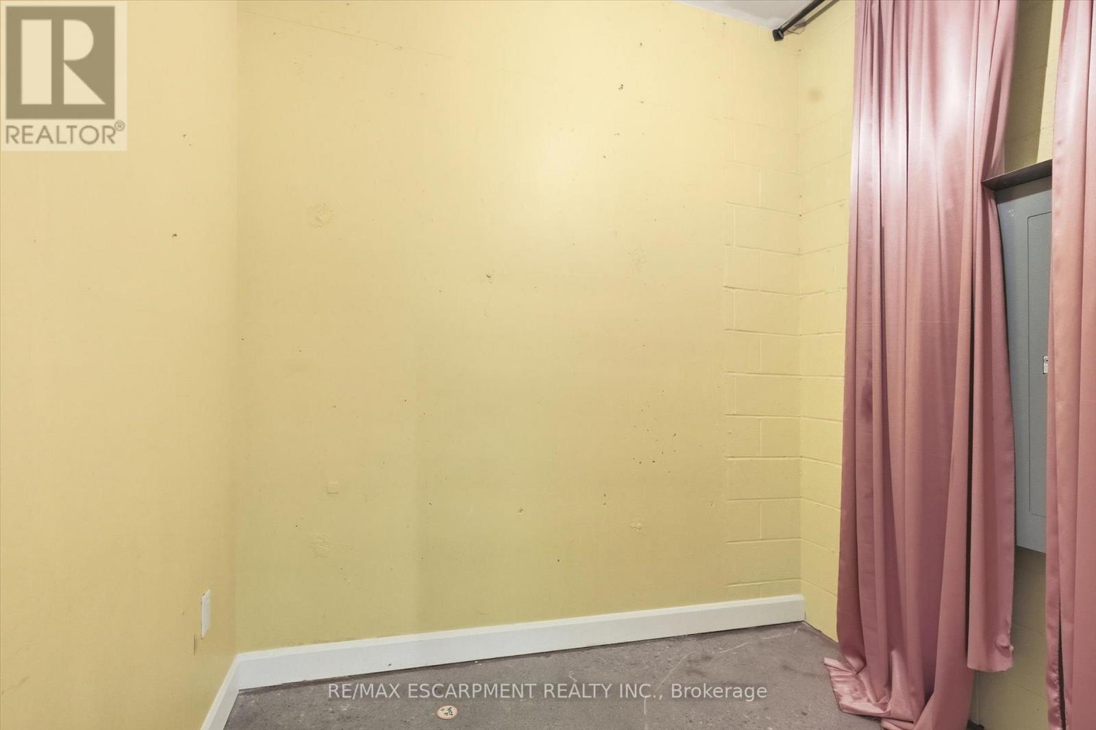 B - 390 Pearl Street, Burlington, Ontario  L7R 2M9 - Photo 18 - W12682636