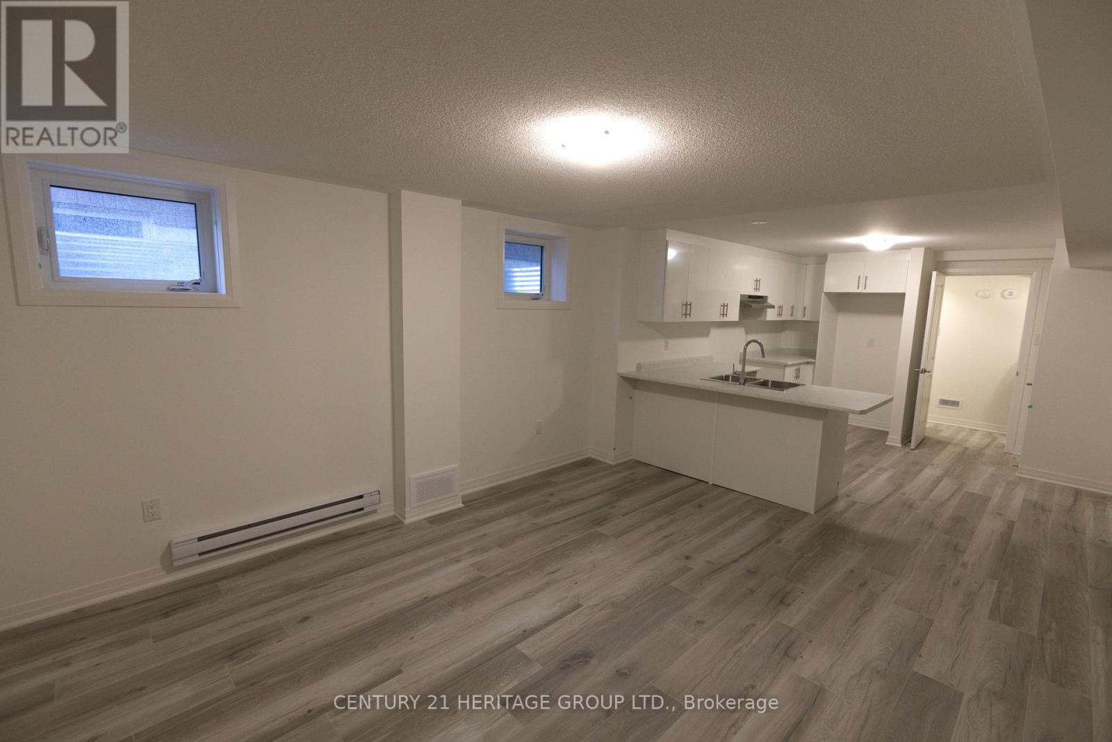 37 Sheppard Drive, Barrie, Ontario  L9J 0K4 - Photo 3 - S12699286