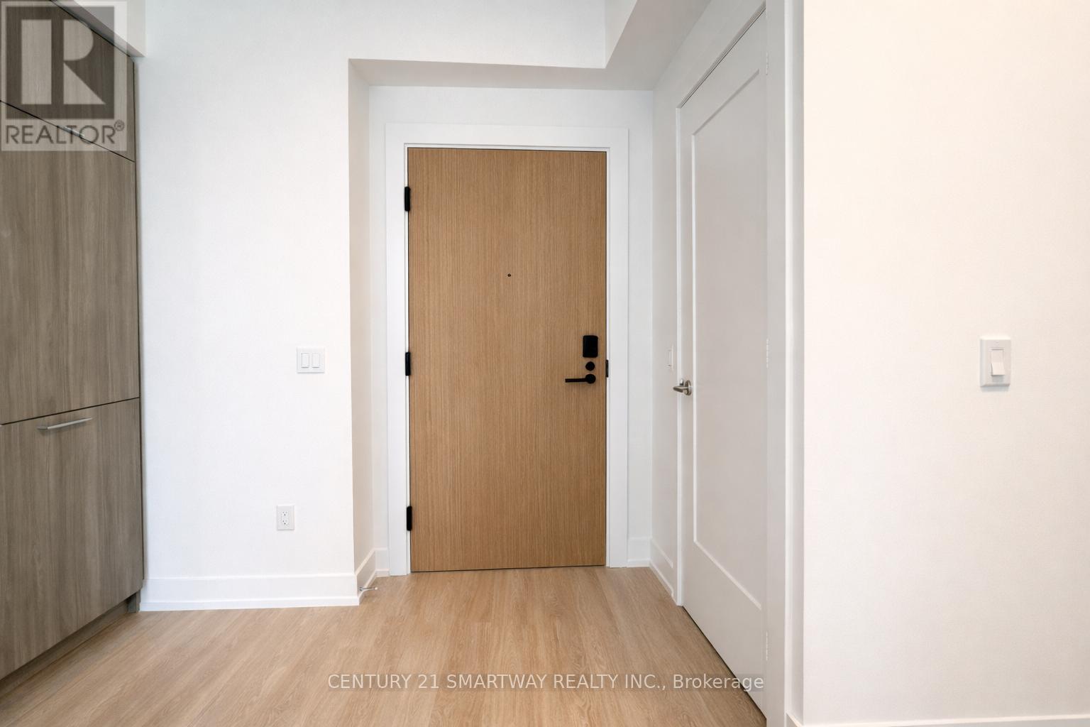 1205 - 60 Central Park Roadway, Toronto, Ontario  M9A 0E6 - Photo 10 - W12699048