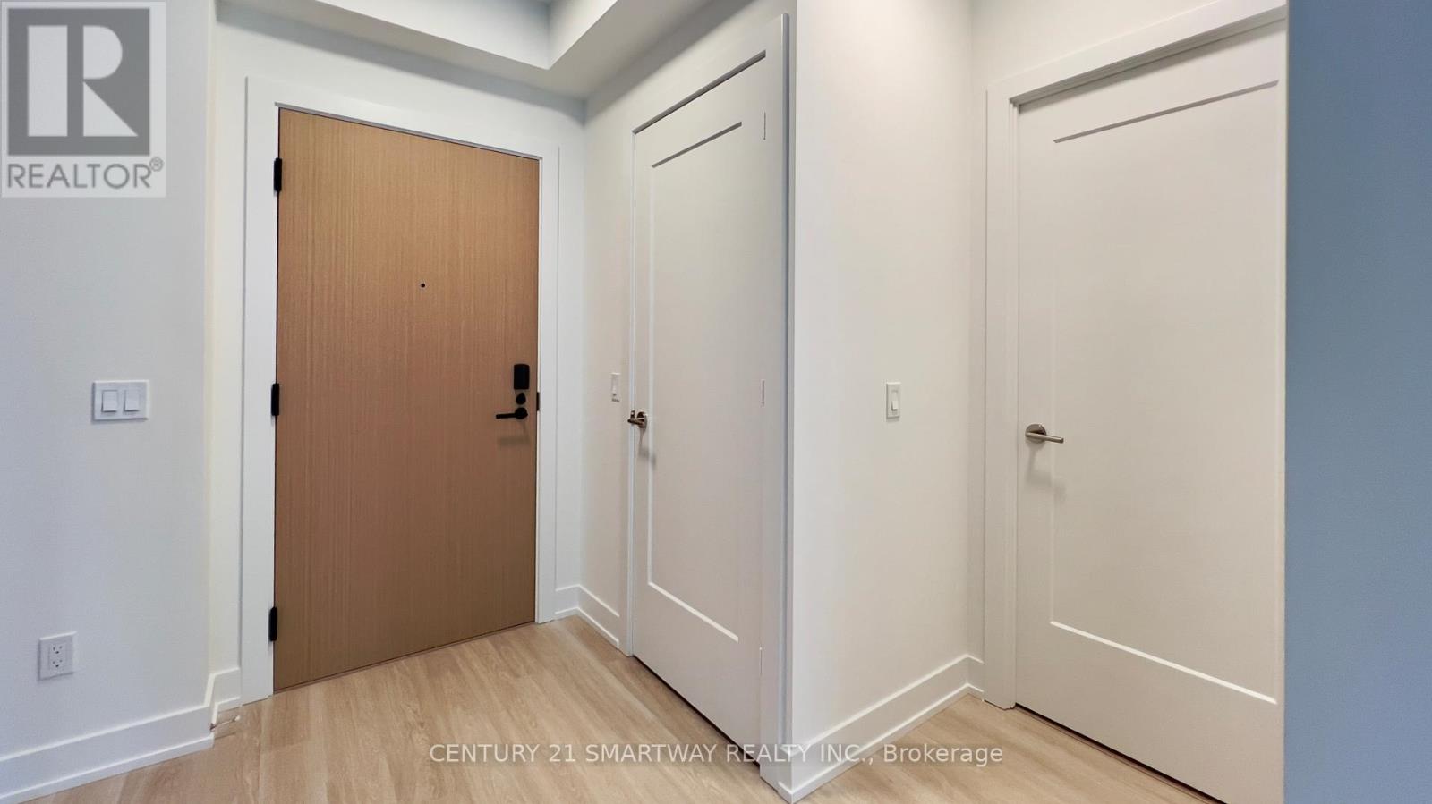 1205 - 60 Central Park Roadway, Toronto, Ontario  M9A 0E6 - Photo 11 - W12699048