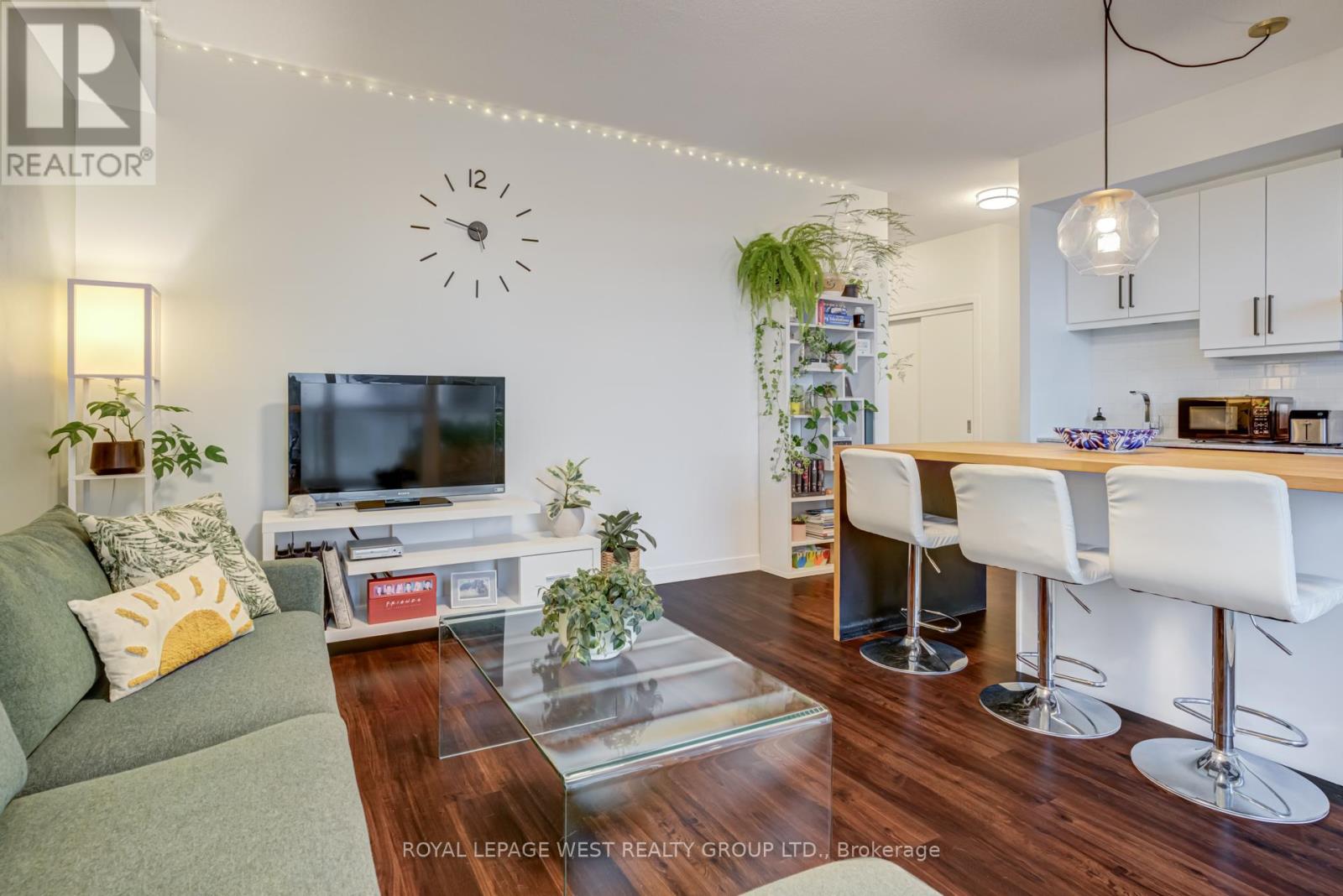 1002 - 2087 Fairview Street, Burlington, Ontario  L7R 0E5 - Photo 10 - W12699056