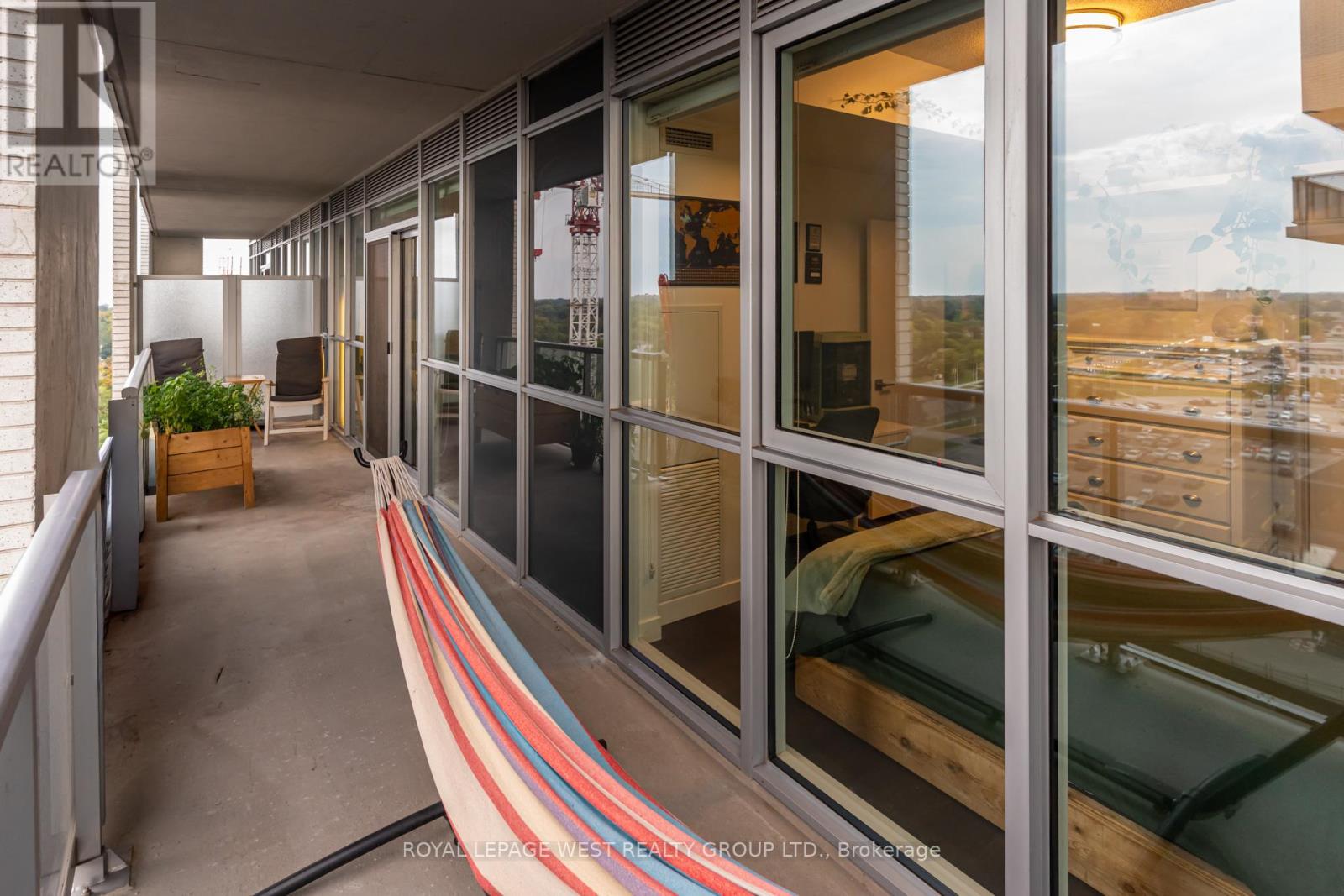 1002 - 2087 Fairview Street, Burlington, Ontario  L7R 0E5 - Photo 22 - W12699056