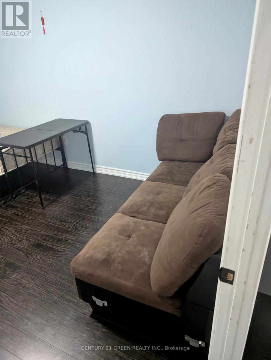 Bsmt - 625 Madame Street, Mississauga, Ontario  L5W 1G6 - Photo 2 - W12699060