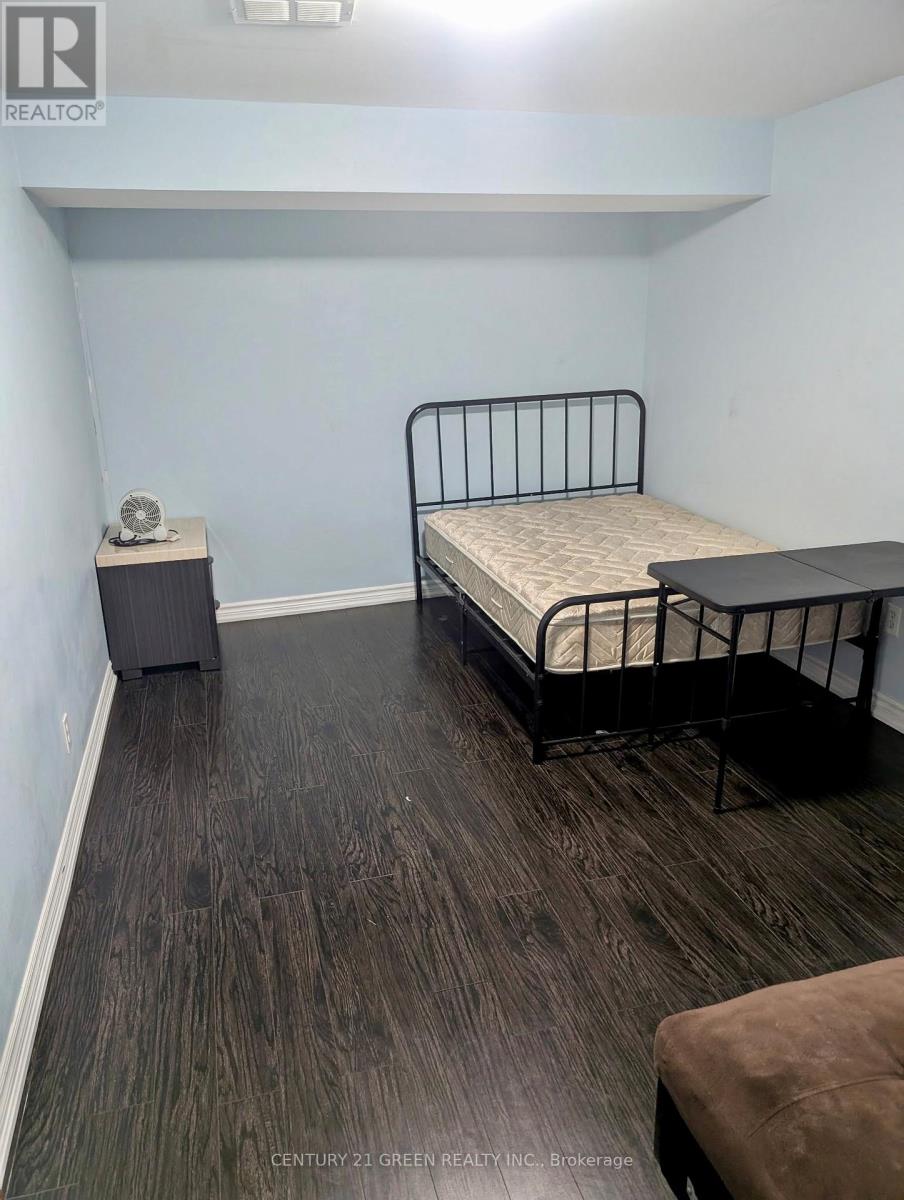 Bsmt - 625 Madame Street, Mississauga, Ontario  L5W 1G6 - Photo 5 - W12699060