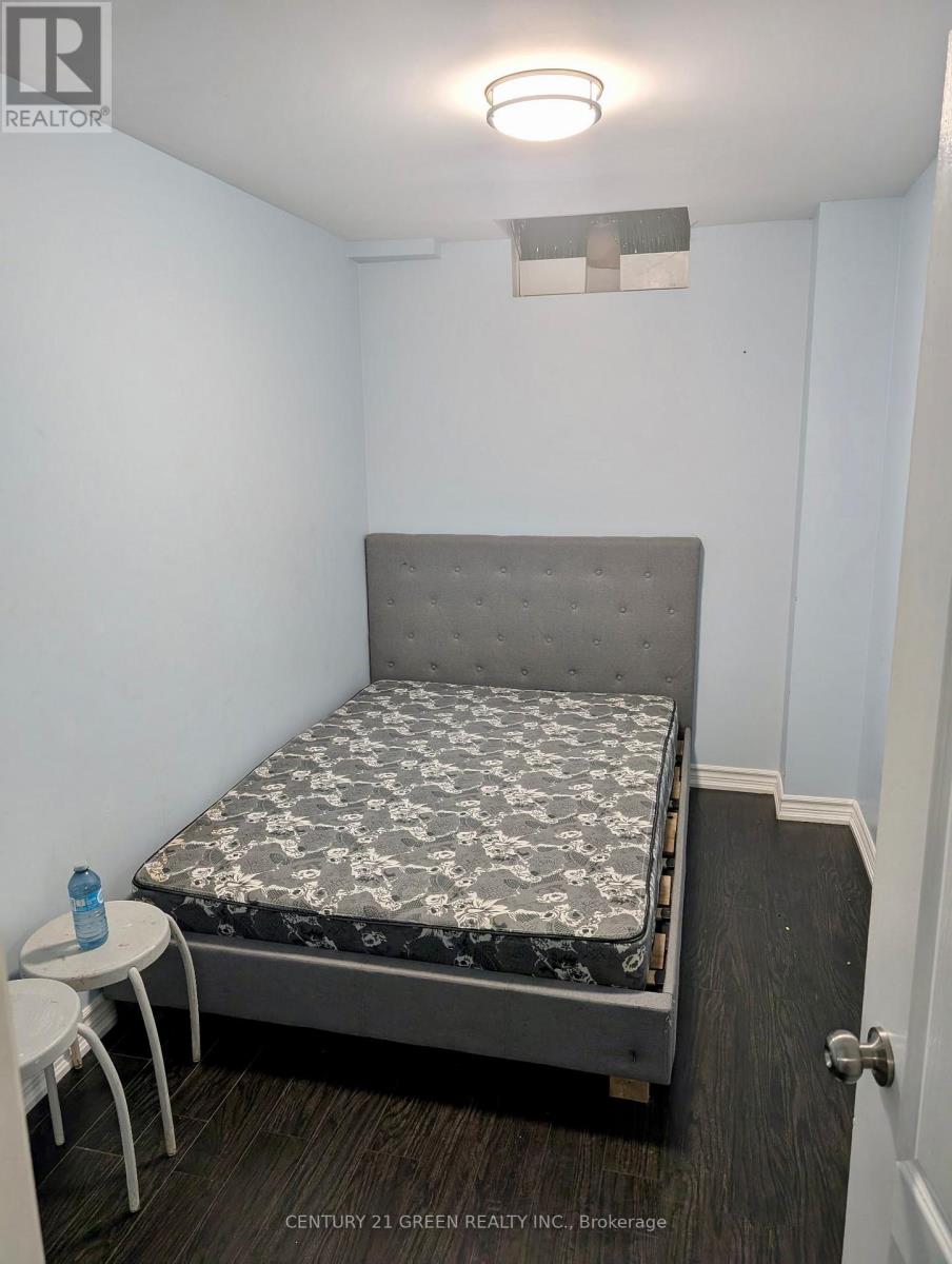 Bsmt - 625 Madame Street, Mississauga, Ontario  L5W 1G6 - Photo 6 - W12699060