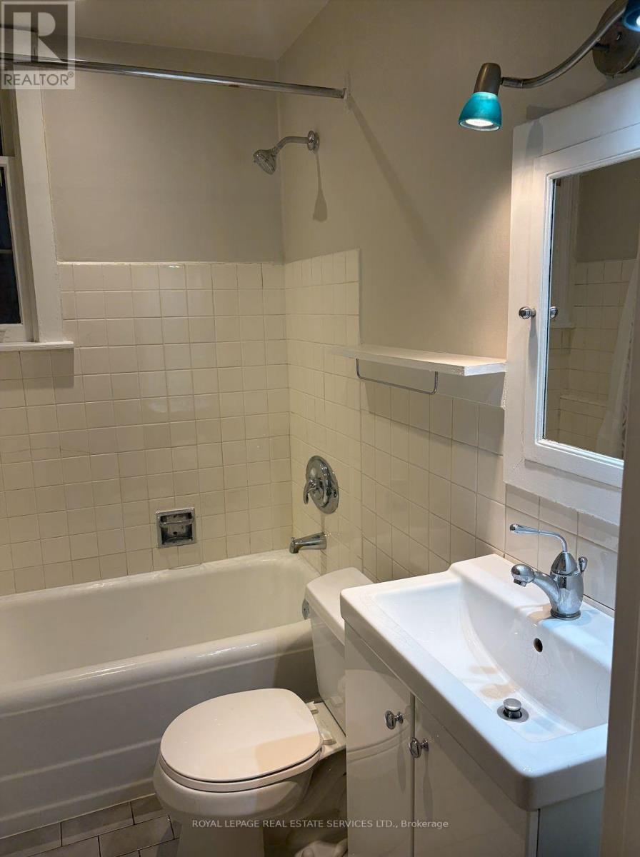 Main - 187 Geoffrey Street, Toronto, Ontario  M6R 1P6 - Photo 16 - W12699094