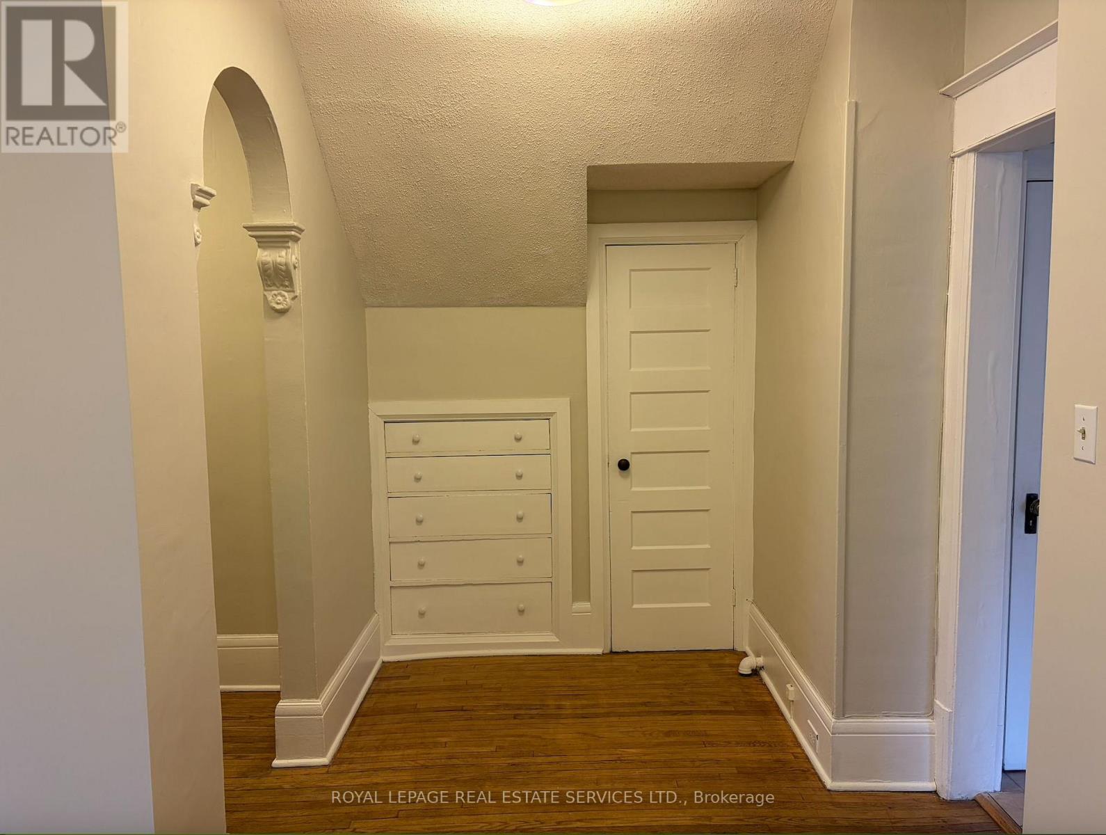 Main - 187 Geoffrey Street, Toronto, Ontario  M6R 1P6 - Photo 3 - W12699094