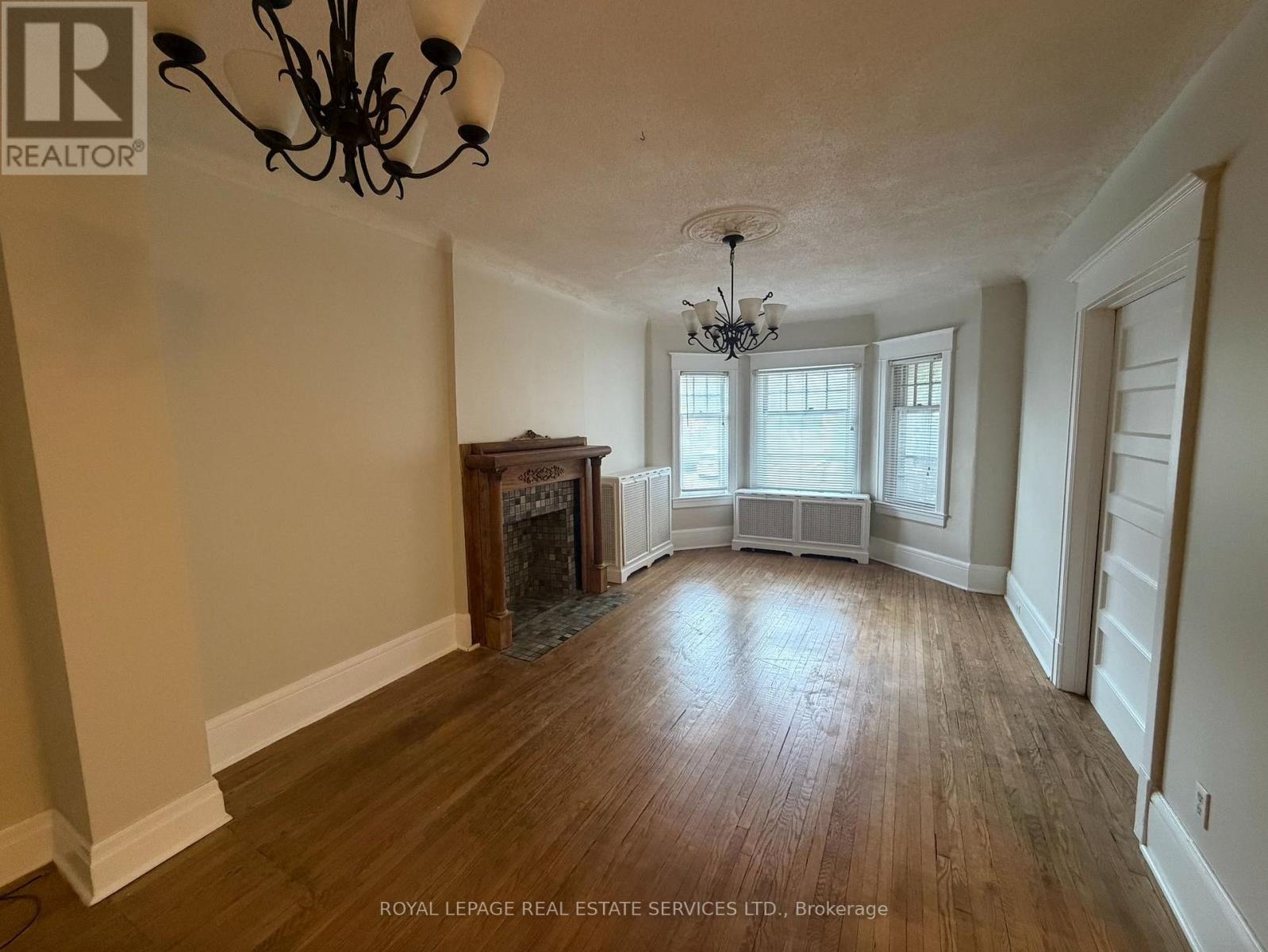 Main - 187 Geoffrey Street, Toronto, Ontario  M6R 1P6 - Photo 4 - W12699094