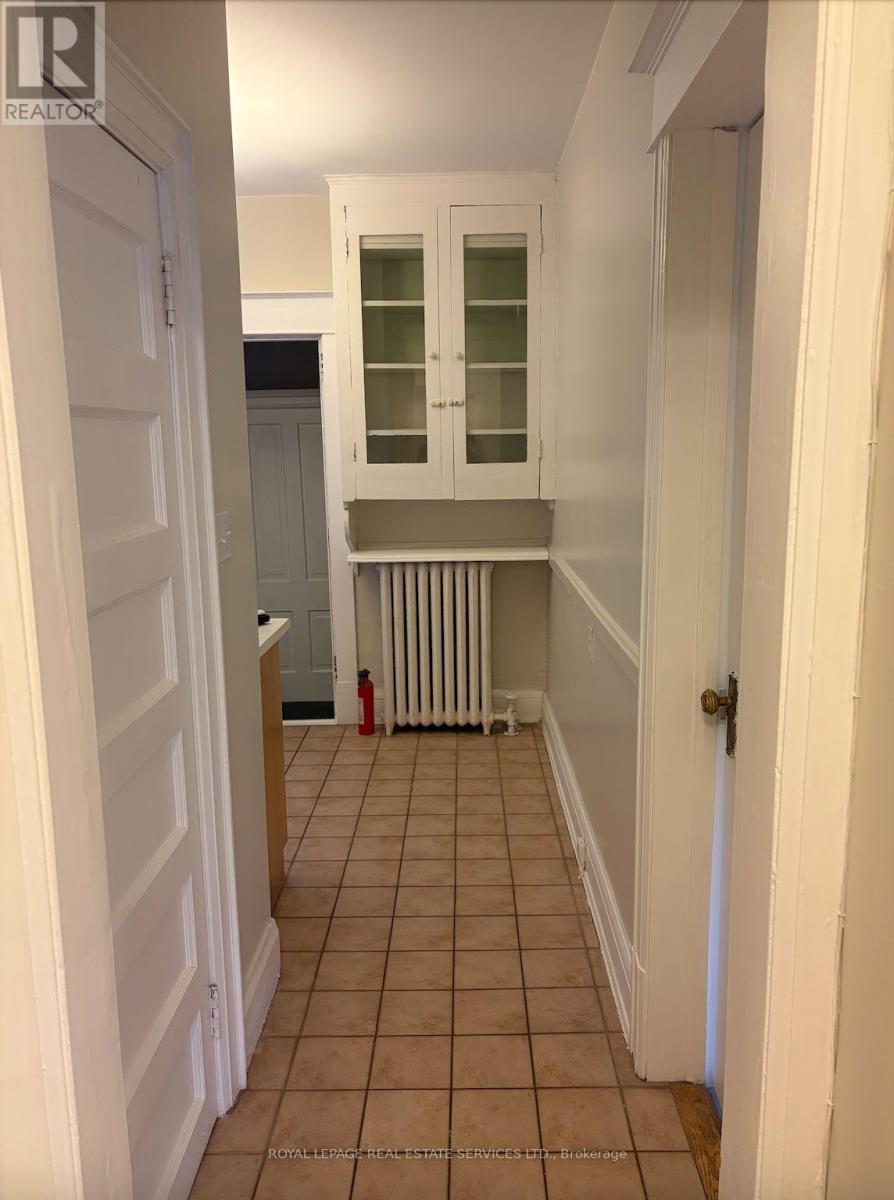 Main - 187 Geoffrey Street, Toronto, Ontario  M6R 1P6 - Photo 8 - W12699094