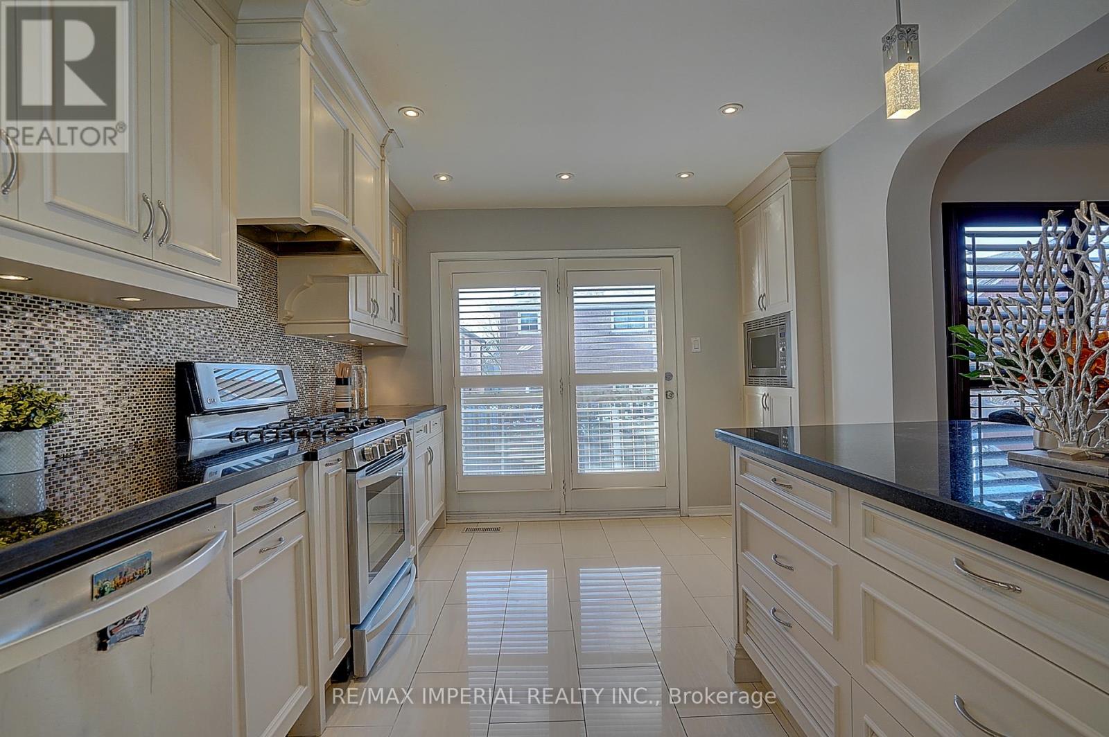 5633 Haddon Hall Road, Mississauga, Ontario  L5M 5G3 - Photo 21 - W12699136