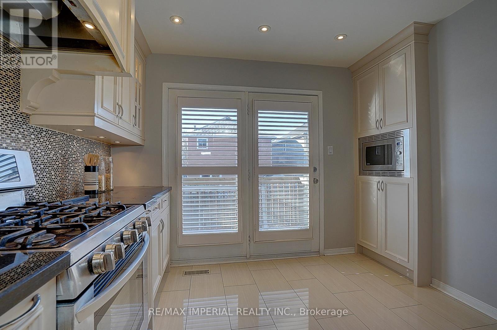 5633 Haddon Hall Road, Mississauga, Ontario  L5M 5G3 - Photo 22 - W12699136