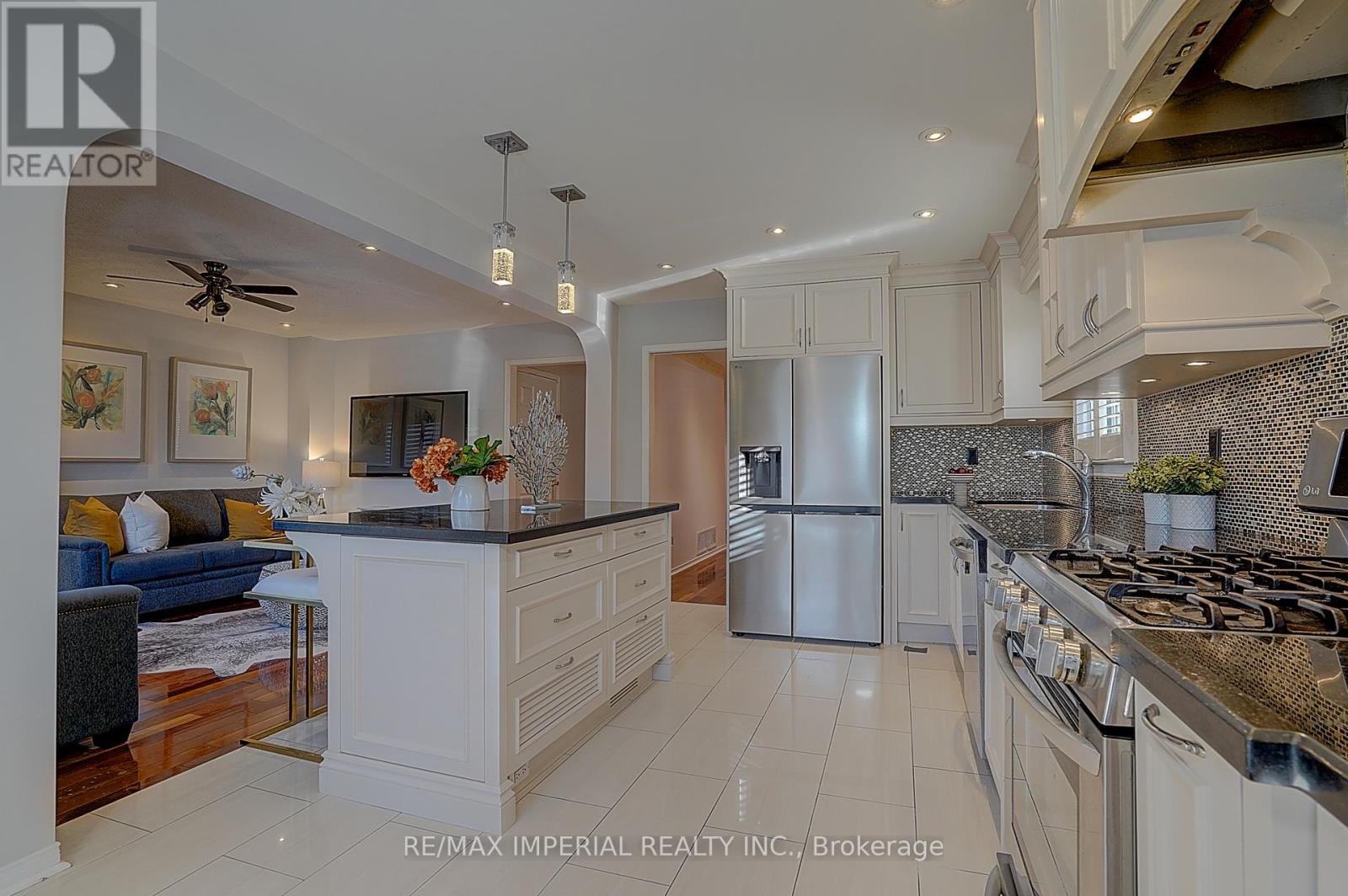 5633 Haddon Hall Road, Mississauga, Ontario  L5M 5G3 - Photo 23 - W12699136