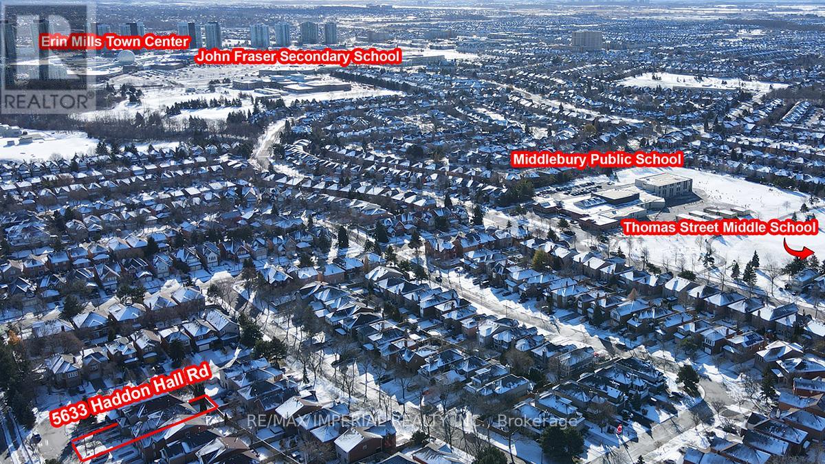 5633 Haddon Hall Road, Mississauga, Ontario  L5M 5G3 - Photo 3 - W12699136