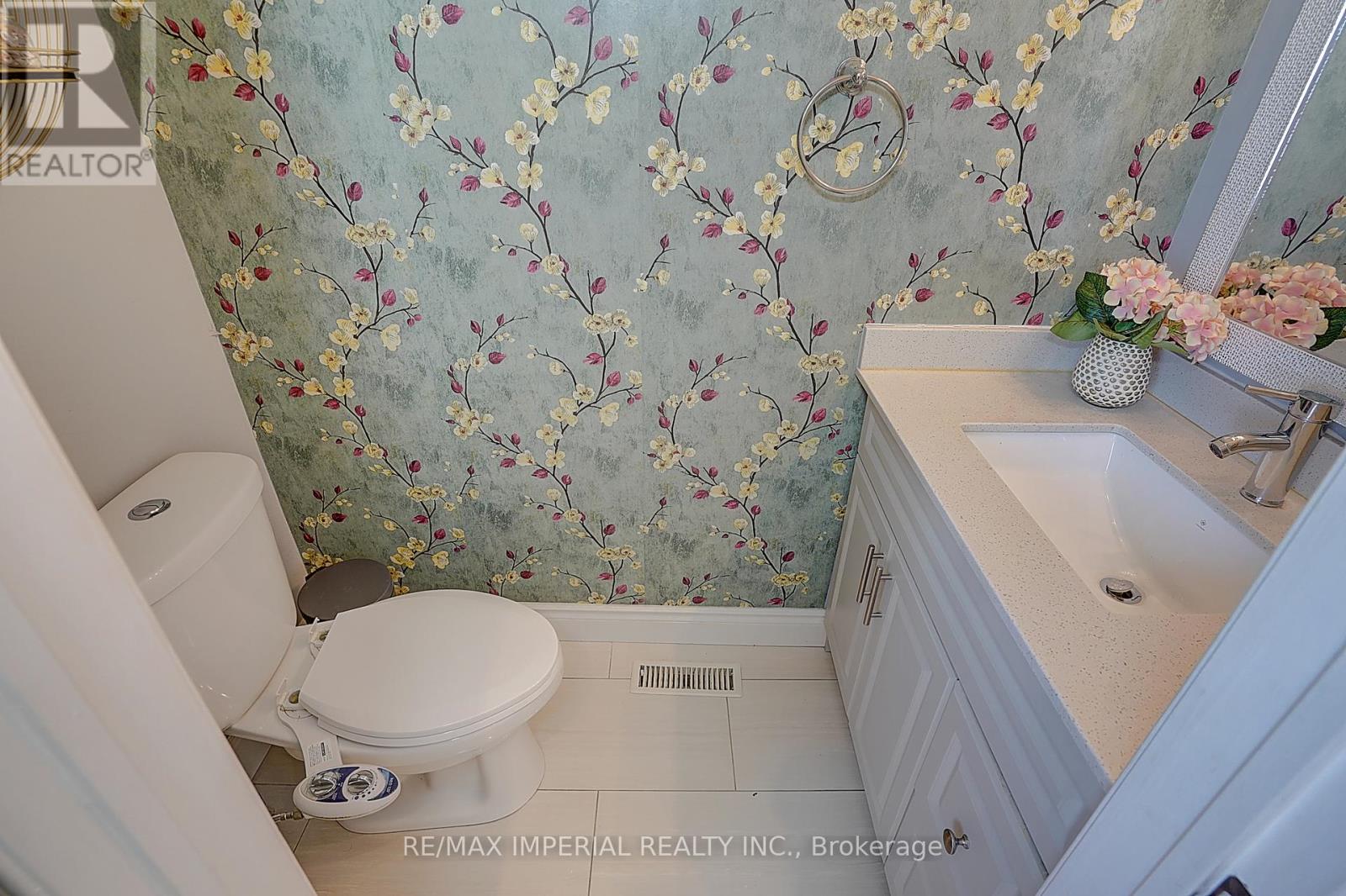 5633 Haddon Hall Road, Mississauga, Ontario  L5M 5G3 - Photo 8 - W12699136