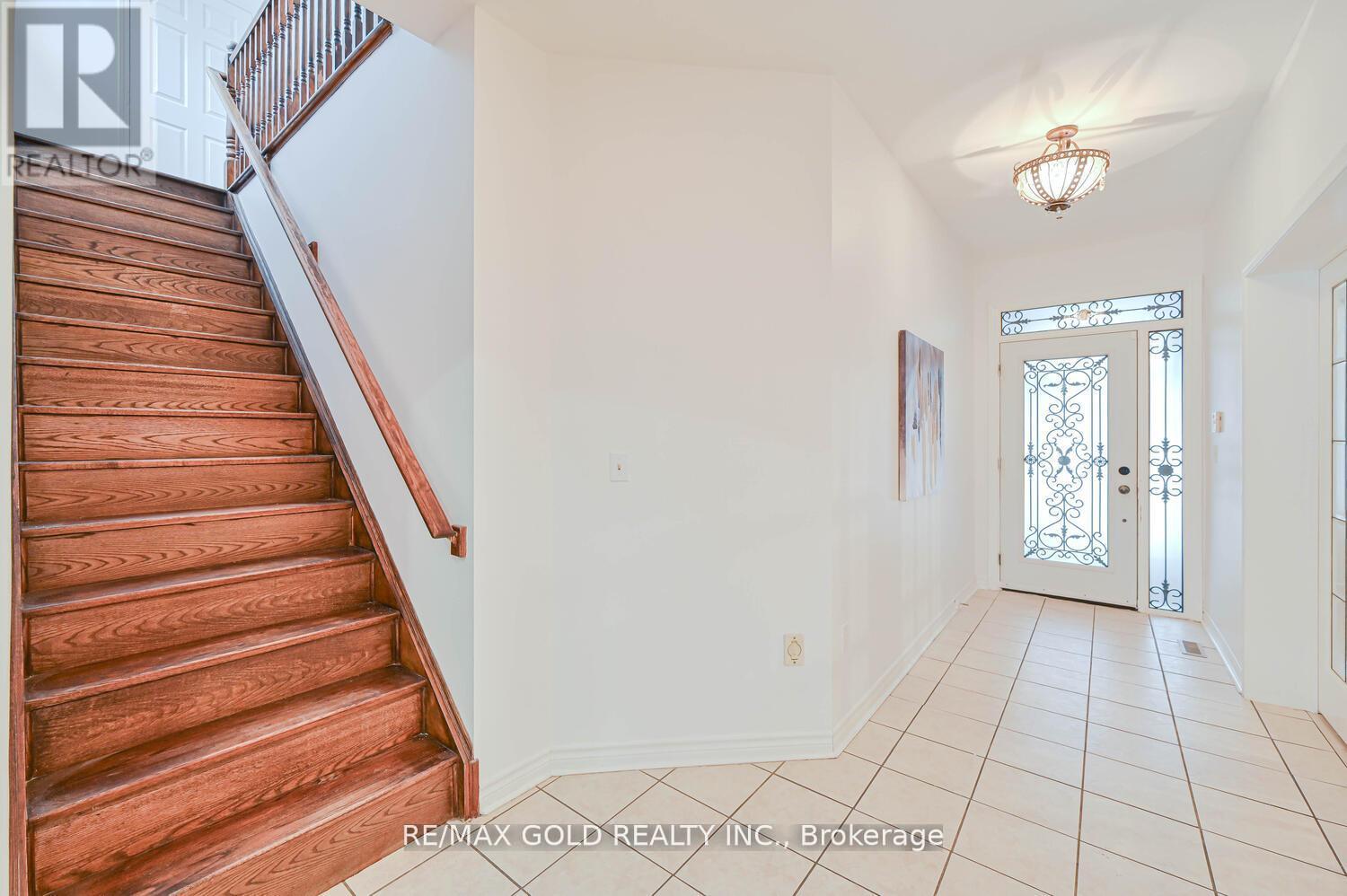 6 Verona Drive, Brampton, Ontario  L6P 1L2 - Photo 13 - W12699154