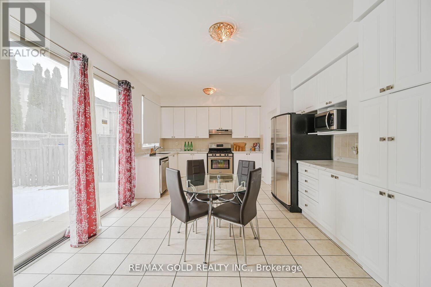 6 Verona Drive, Brampton, Ontario  L6P 1L2 - Photo 19 - W12699154