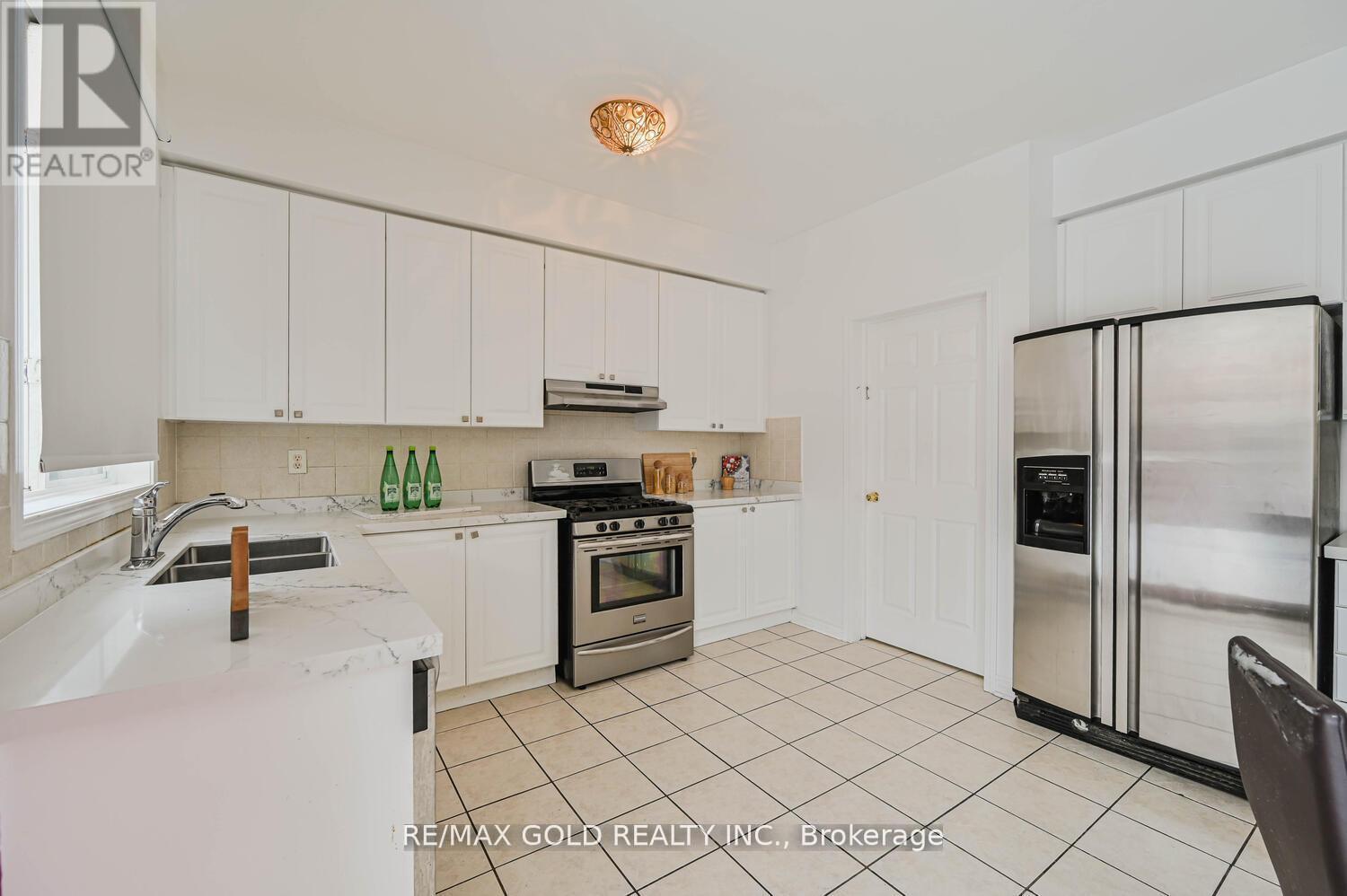 6 Verona Drive, Brampton, Ontario  L6P 1L2 - Photo 22 - W12699154