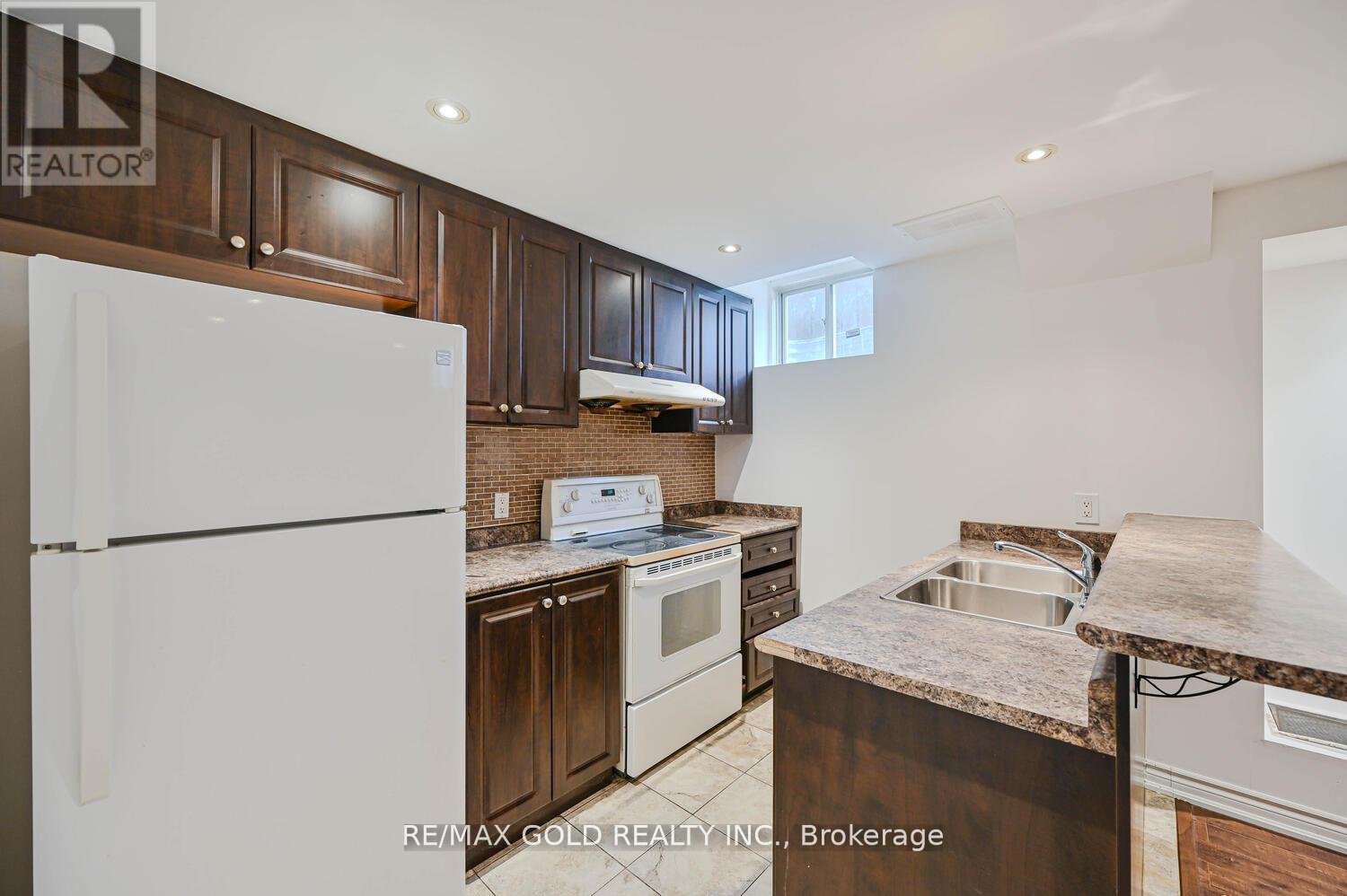 6 Verona Drive, Brampton, Ontario  L6P 1L2 - Photo 41 - W12699154