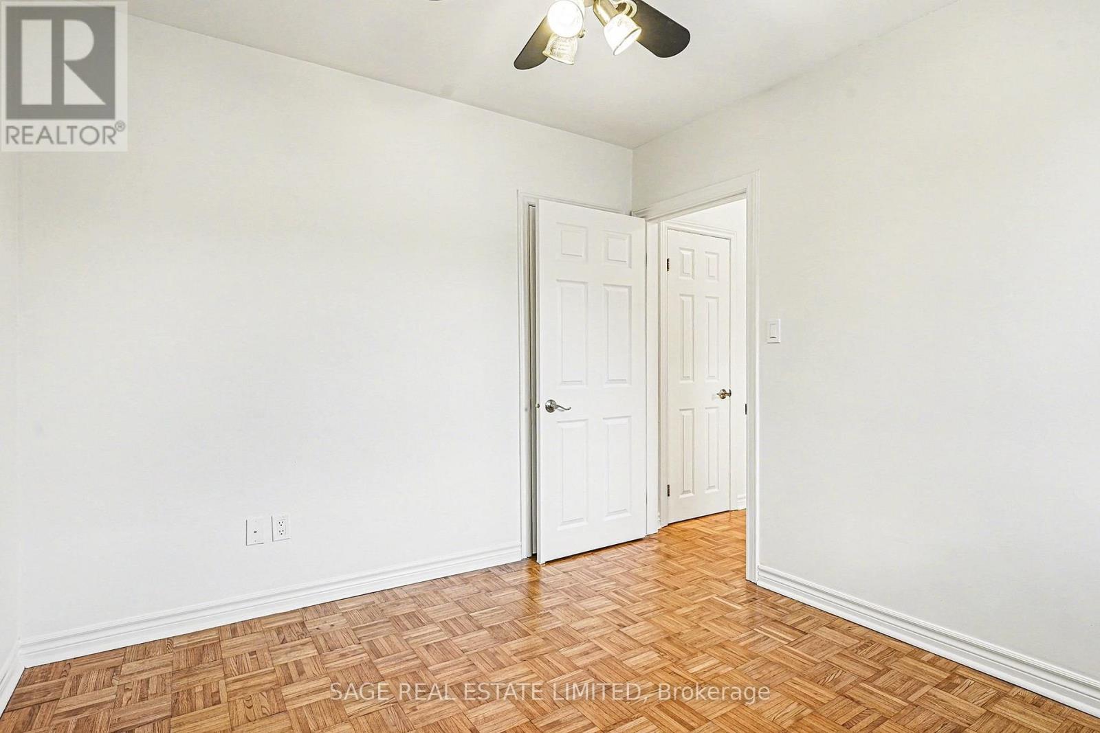 Upper - 1 Forty First Street, Toronto, Ontario  M8W 3N4 - Photo 13 - W12699186