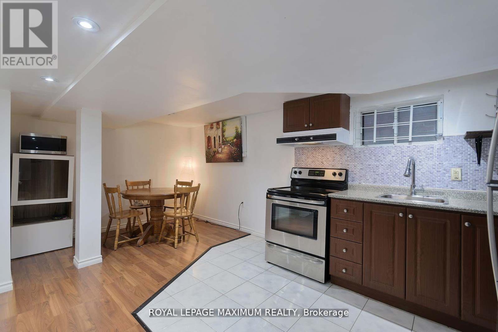 132 Wallace Avenue, Toronto, Ontario  M6H 1T5 - Photo 27 - W12699208