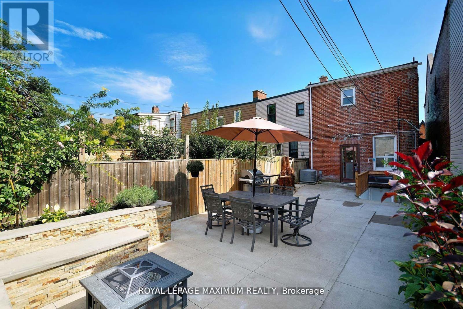 132 Wallace Avenue, Toronto, Ontario  M6H 1T5 - Photo 32 - W12699208