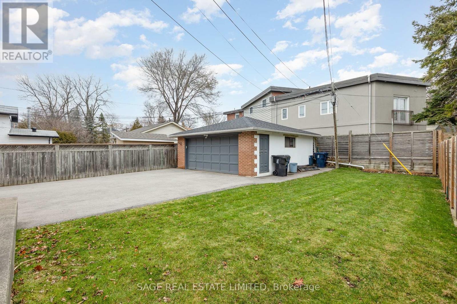 Lower - 1 Forty First Street, Toronto, Ontario  M8W 3N4 - Photo 15 - W12699216