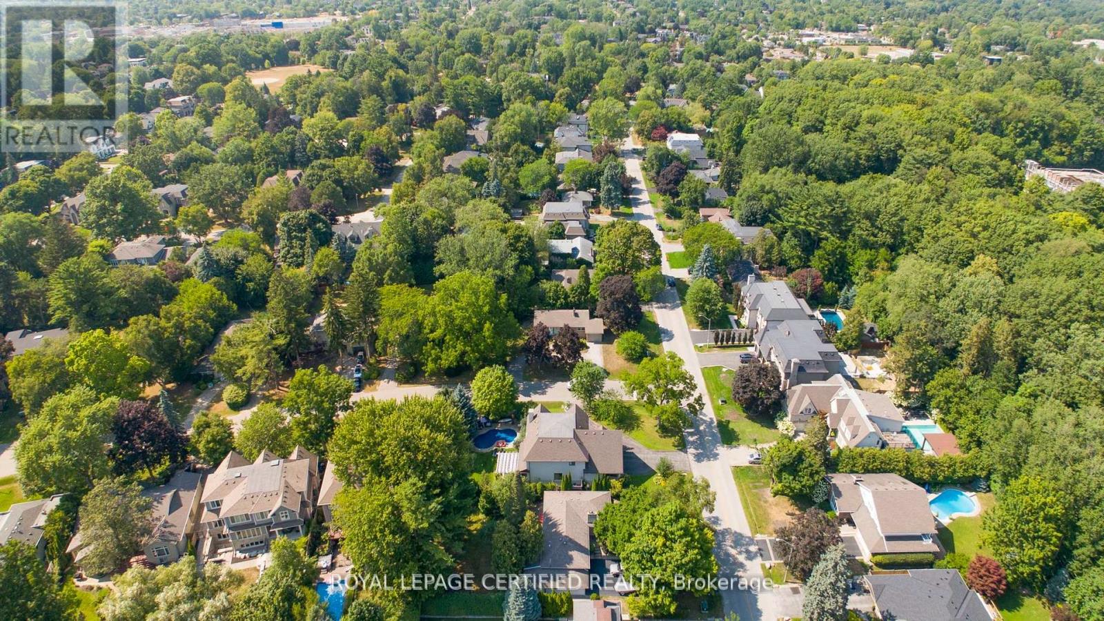 122 Selgrove Crescent, Oakville (Sw Southwest), Ontario  L6L 1L3 - Photo 2 - W12699250