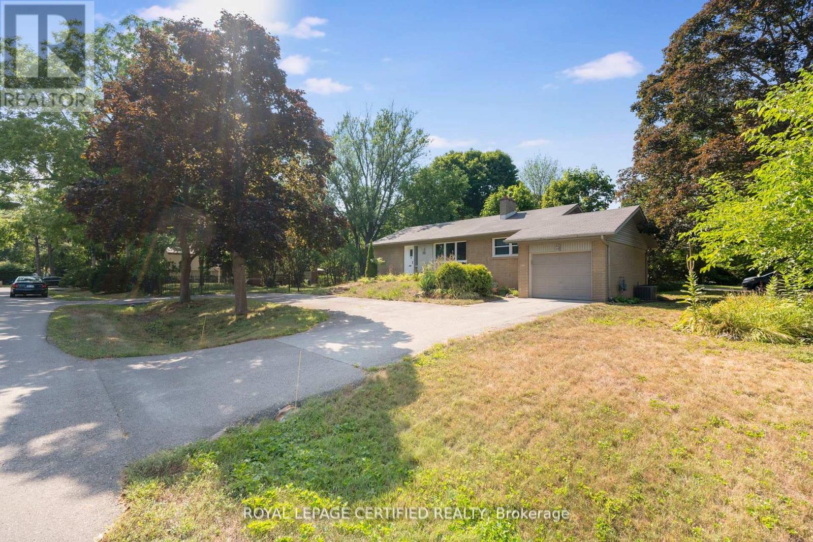 122 Selgrove Crescent, Oakville (Sw Southwest), Ontario  L6L 1L3 - Photo 27 - W12699250