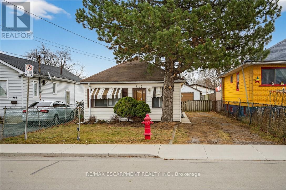 544 Quebec Street, Hamilton, Ontario  L8H 6V4 - Photo 4 - X12699076