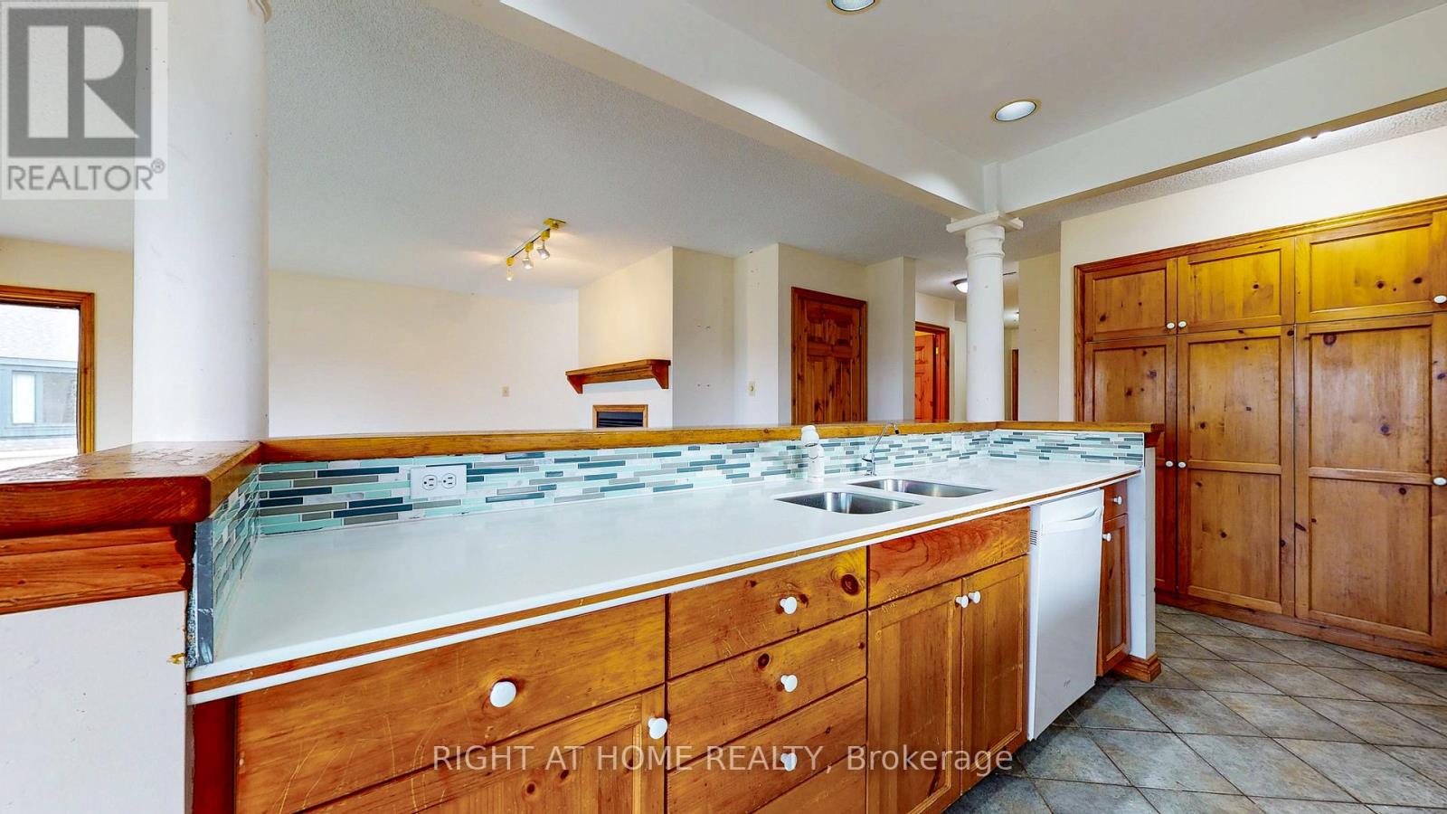 196 Summit View Court, Blue Mountains, Ontario  N0H 1J0 - Photo 6 - X12699214