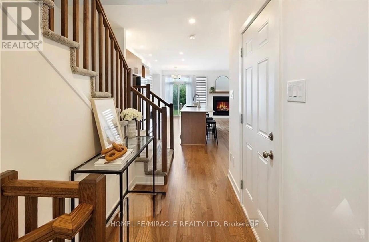 208 Monticello Avenue, Ottawa, Ontario  K2S 0J7 - Photo 4 - X12699234