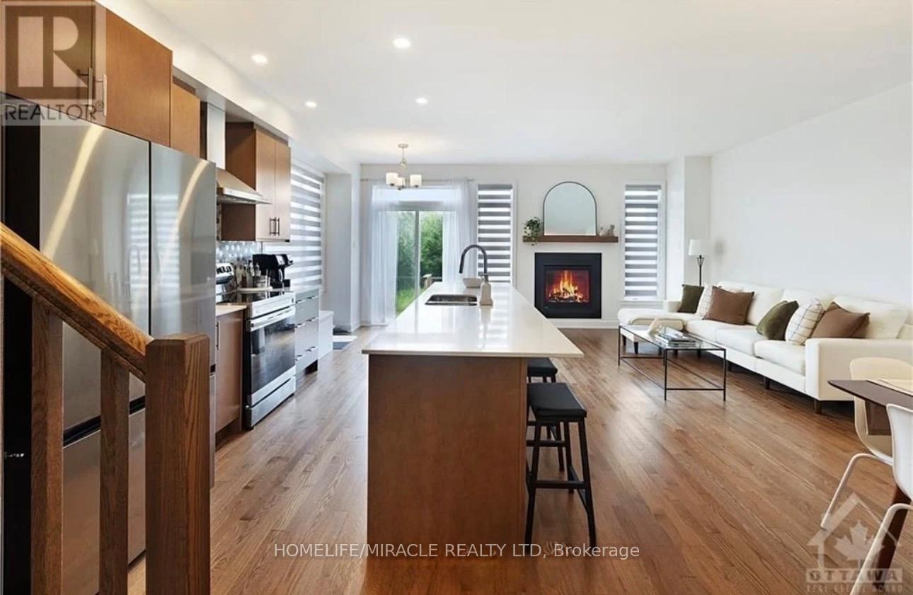 208 Monticello Avenue, Ottawa, Ontario  K2S 0J7 - Photo 6 - X12699234