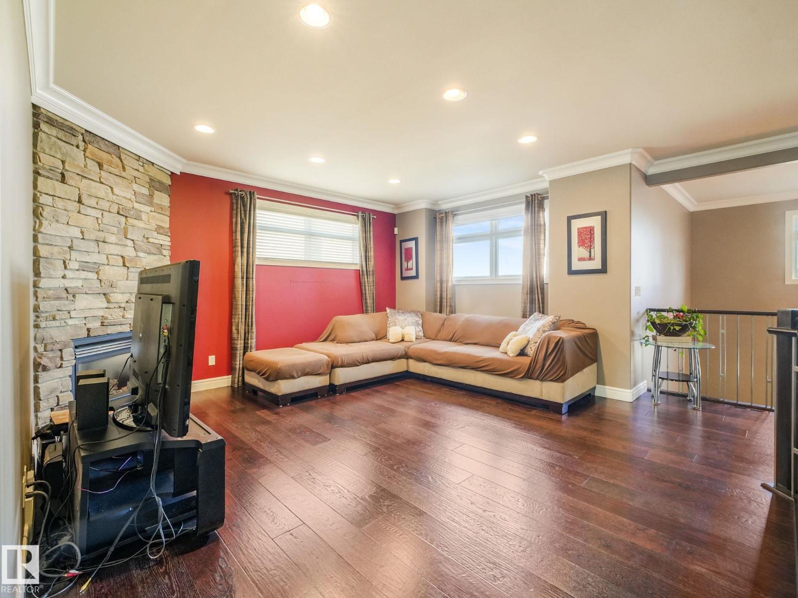 2408 Martell Cr Nw, Edmonton, Alberta  T6R 0C7 - Photo 7 - E4470108