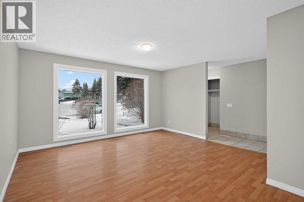 34 Marbank Place Ne, Calgary, Alberta  T2A 4H5 - Photo 3 - A2278204