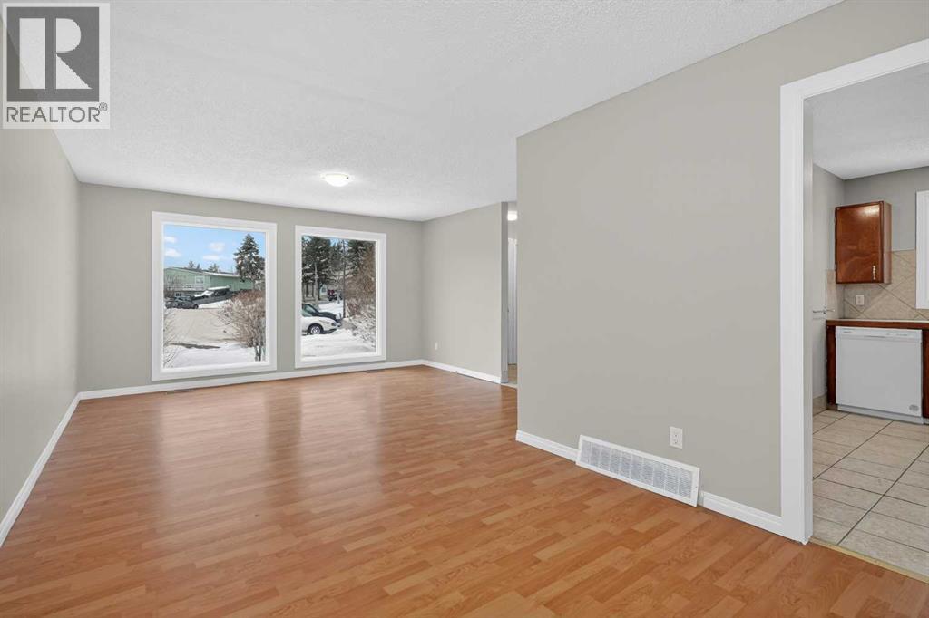 34 Marbank Place Ne, Calgary, Alberta  T2A 4H5 - Photo 5 - A2278204